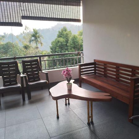 Cherry Blossom Homestays Munnar 2Bhk Buitenkant foto