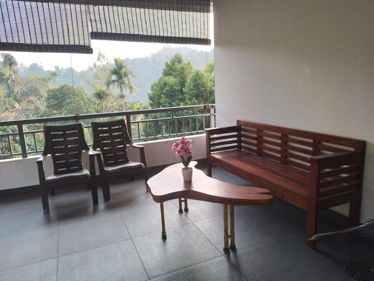 Cherry Blossom Homestays Munnar 2Bhk Buitenkant foto